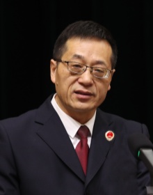 深入贯彻中央八项规定精神学习教育笔谈|以严实作风营造风清气正政治生态